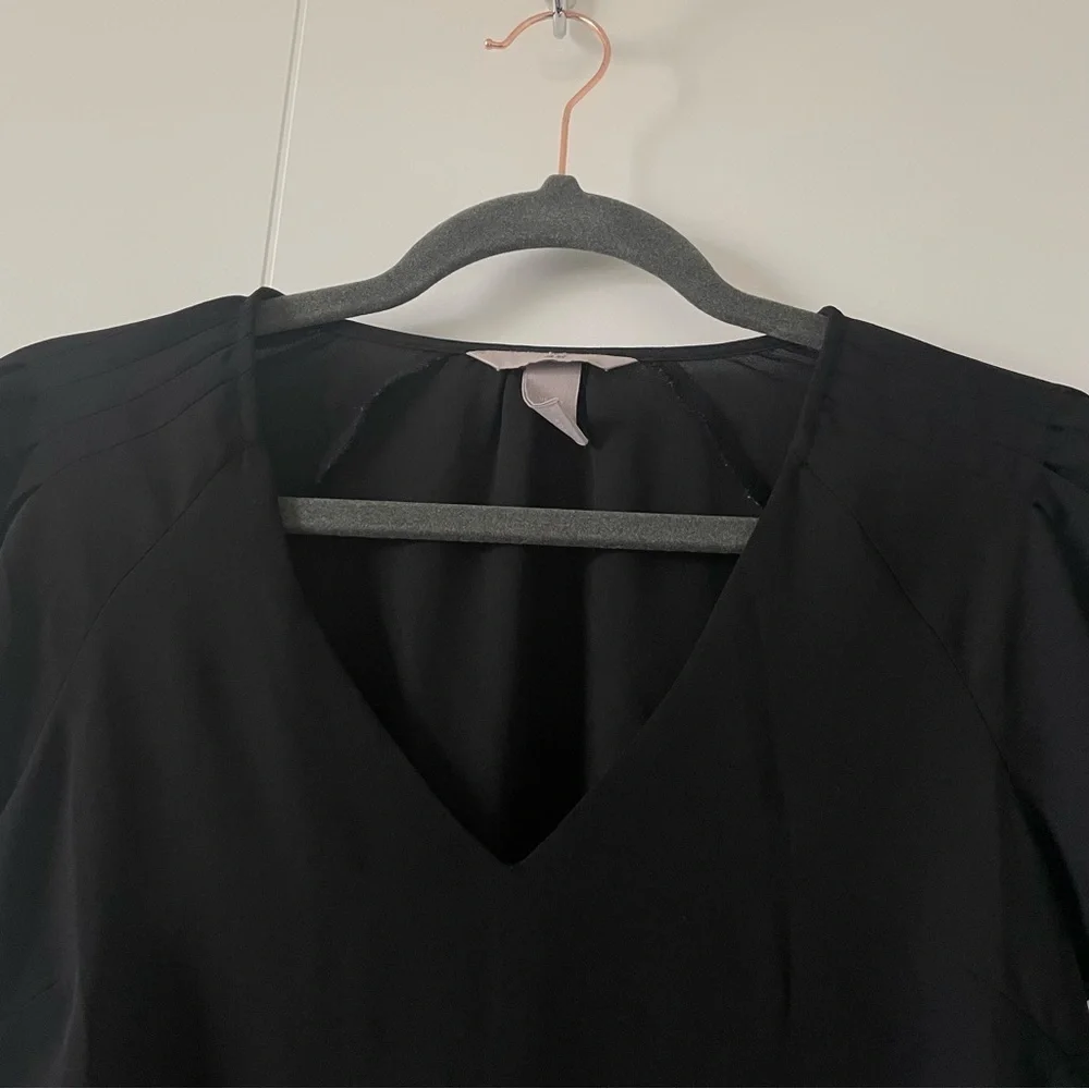 3/$45 H&M Chiffon Vneck Flutter Sleeve Blouse - Picture 3 of 5